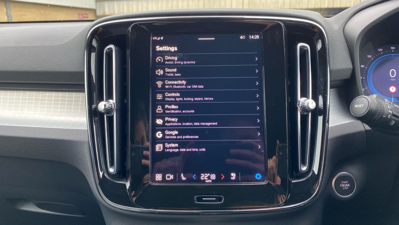 Volvo XC40 2.0 B3P Plus Dark 5dr Auto Petrol Estate